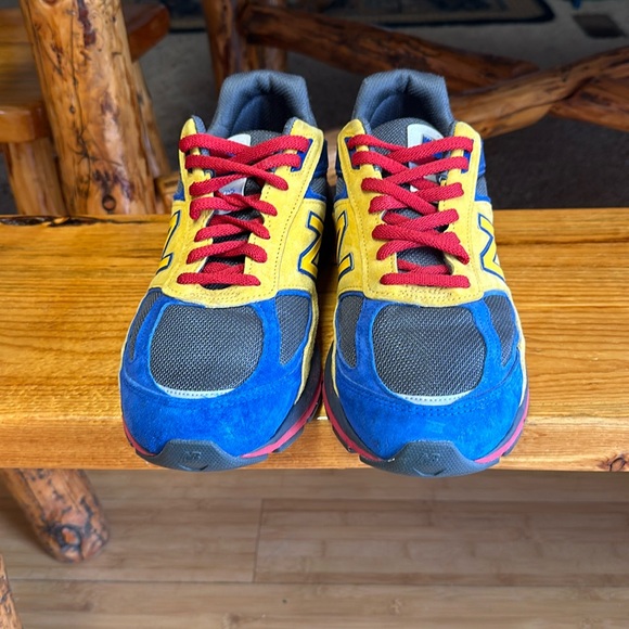 New Balance 990v5